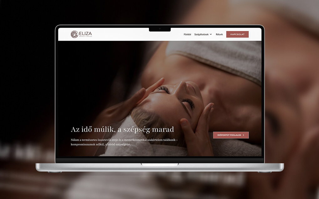 A képen egy szépségszalon weboldala szerepel